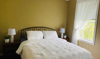29 Meadowbrook Dr, Brooklyn, CT 06234