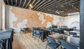 103 E Main St, Anamosa, IA 52205