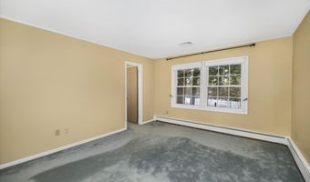 11 Strawberry Hill Rd, Bedford, NH 03110