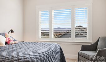 2 Lifestyle Ct, Arden, NC 28704