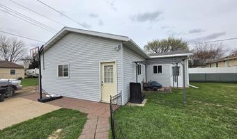 14 S Illinois St, Aberdeen, SD 57401