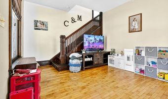 816 N SUPERIOR St, Appleton, WI 54911
