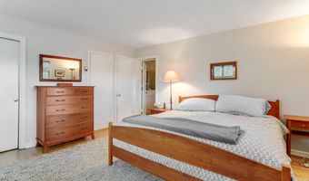 2700 N DINWIDDIE St N, Arlington, VA 22207