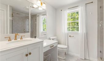 6 Fleuette Dr, Bellingham, MA 02019