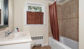 35 Greenfield Rd, Cumberland, RI 02864