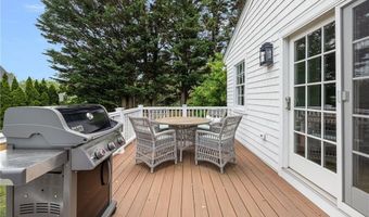 10 Linden Gate Ln, Newport, RI 02840