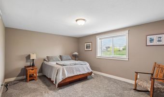 1634 NW Reinhart Dr, Ankeny, IA 50023