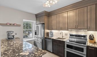 938 S ROLFE St, Arlington, VA 22204