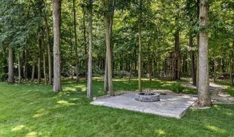 5962 Deer Hollow Rd, Auburn, IN 46706