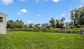 41833 WALDEN KNOLL Ct, Aldie, VA 20105