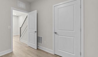 43290 FARRINGDON Sq, Broadlands, VA 20148