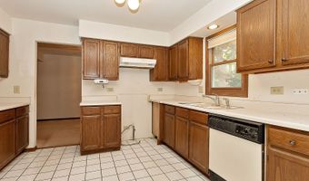 1003 White Pine Dr, Antioch, IL 60002