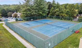 102 Abbey Cir, Asheville, NC 28805