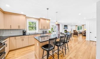 2 Sequoia St, Billerica, MA 01821
