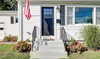18 Sylvan Ter, Newport, RI 02840
