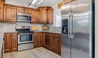 404 Arbor Spring Dr, Ballwin, MO 63021