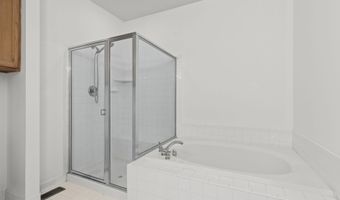 2004 GOLDEN MORNING Dr 30, Bowie, MD 20721