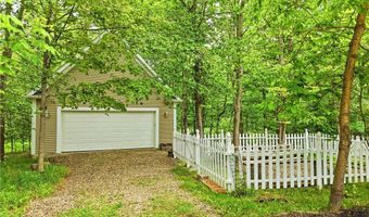 815 Centerville Trl, Aurora, OH 44202