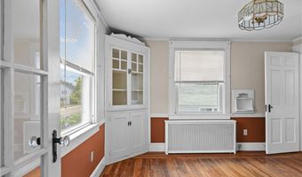 53 Admiral Kalbfus Rd, Newport, RI 02840