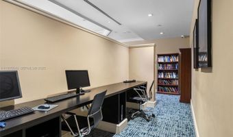 19900 E Country Club Dr 1112, Aventura, FL 33180