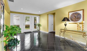 985 Goldenrod Trl, Aurora, OH 44202