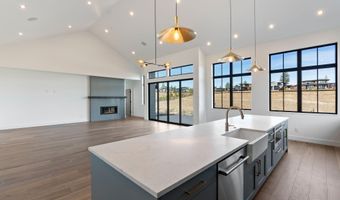 3118 NW Crossing Dr, Bend, OR 97703