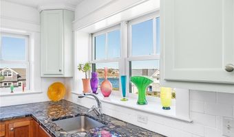 7 Clarkes Village Rd, Jamestown, RI 02835