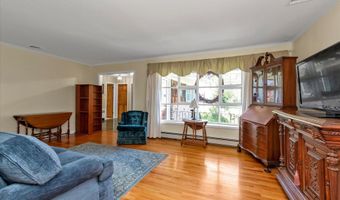 21 Hamilton St, Amityville, NY 11701