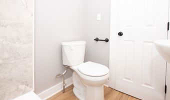 6 Crescent St, Ansonia, CT 06401