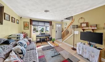 24 Iris Ln, North Providence, RI 02911