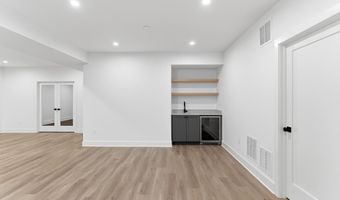 7705 HOLIDAY Ter, Bethesda, MD 20817