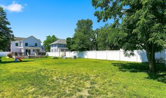 45 Compton St, Belford, NJ 07718