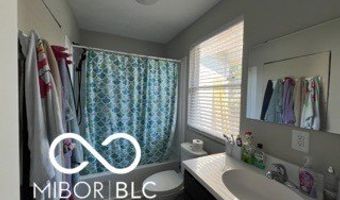 120 W 5th St, Anderson, IN 46016