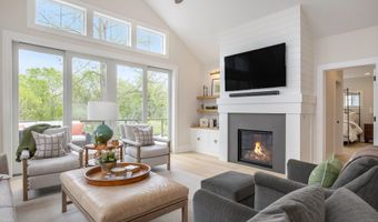 7314 Schoolhouse Dr SE, Ada, MI 49301