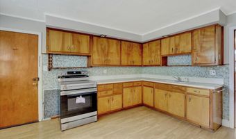 4 June Pl, Aberdeen, NJ 07747