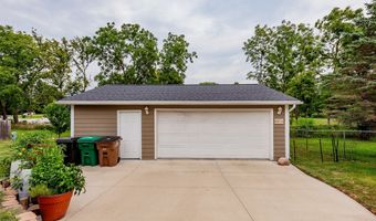 713 10th Ave NW, Altoona, IA 50009