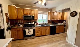 166 Manny Corners Rd, Amsterdam, NY 12010