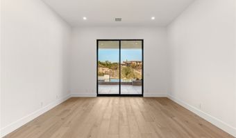 24 Soaring Bird Ct, Las Vegas, NV 89135