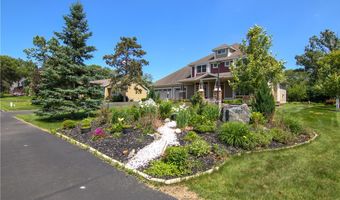 907 Sandalwood Dr, Altoona, WI 54720