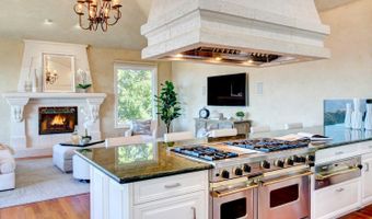1340 Crestmont Dr, Angwin, CA 94508