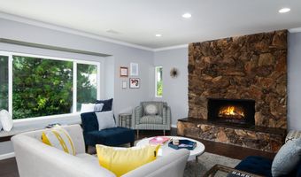 9976 Grandview Dr, La Mesa, CA 91941