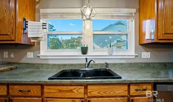 13545 Lyons Ave, Bayou La Batre, AL 36509