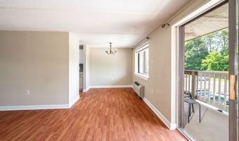 126 Triangle St APT B33, Danbury, CT 06810