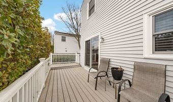 22 Connecticut Ave, Middletown, RI 02842