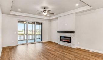 785 Clover Hill Dr, North Liberty, IA 52317