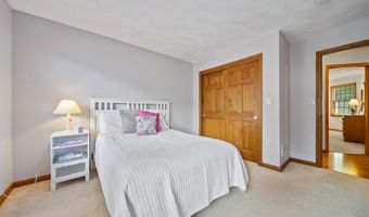 6 Carriage Chase Ln, Atkinson, NH 03811