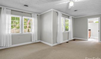 52 Forest Rd, Asheville, NC 28803