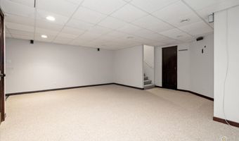 642 W Moreland Ave, Addison, IL 60101