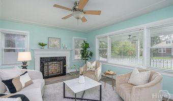14 E 54th St, Savannah, GA 31405