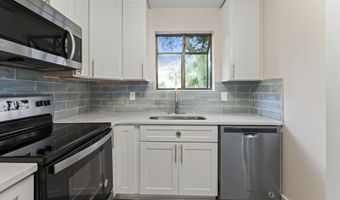 798 MAIN St, Atlantic Beach, FL 32233